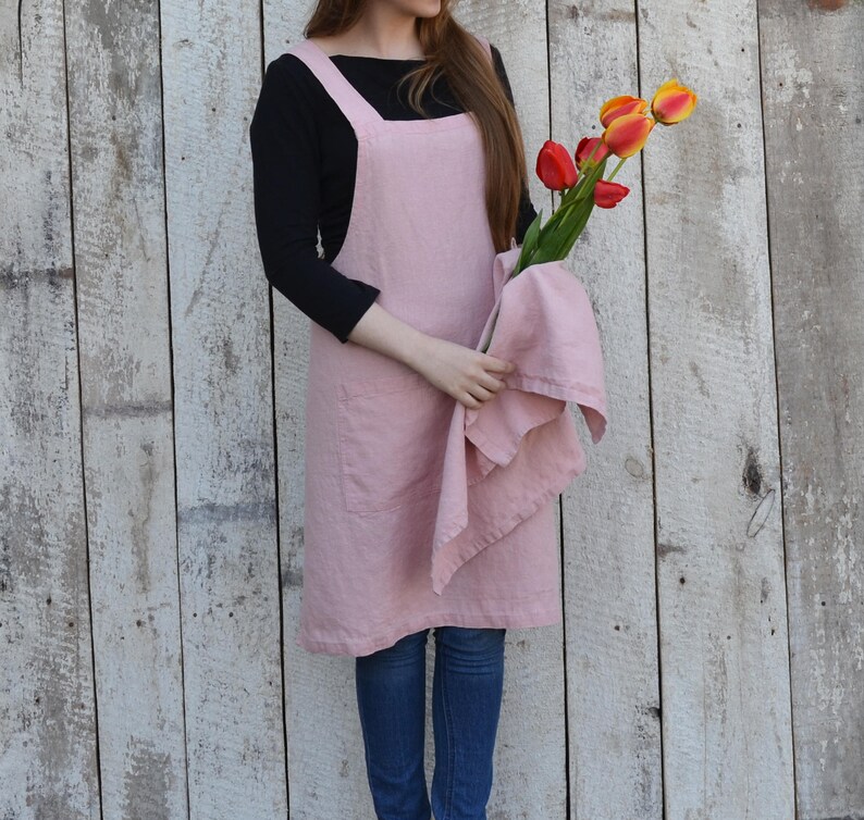 Stonewashed pink pinafore linen apron / Japanese apron / Cross back apron / Pastel linen / Kitchen apron / Natural gift / Pinafore dress image 3