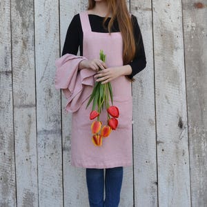 Stonewashed pink pinafore linen apron / Japanese apron / Cross back apron / Pastel linen / Kitchen apron / Natural gift / Pinafore dress image 2