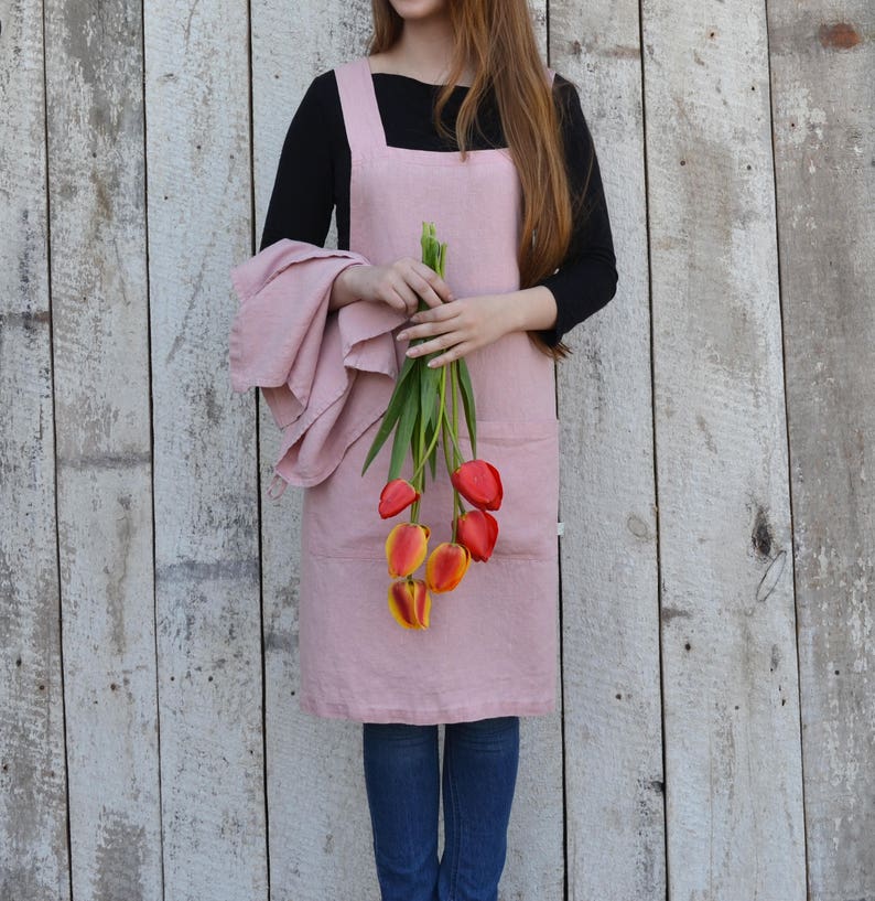 Stonewashed pink pinafore linen apron / Japanese apron / Cross back apron / Pastel linen / Kitchen apron / Natural gift / Pinafore dress image 2