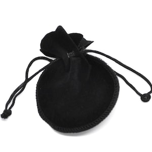 9 x 7.5cm Velvet Drawstring Pouch Gift Bag | Black, Red or Pink x1
