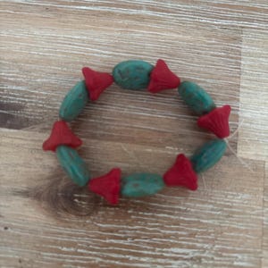 Czech Pressed Fruit Stone Mix - Turquoise Green & Red - 12 beads strung