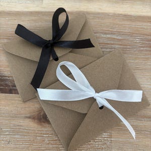 Small Gift Card Envelope with Ribbon ~ Personalised with Name | Gift Card Envelope | Birthday Money Envelope | 9.5 x 6.5cm | 2 Envelopes