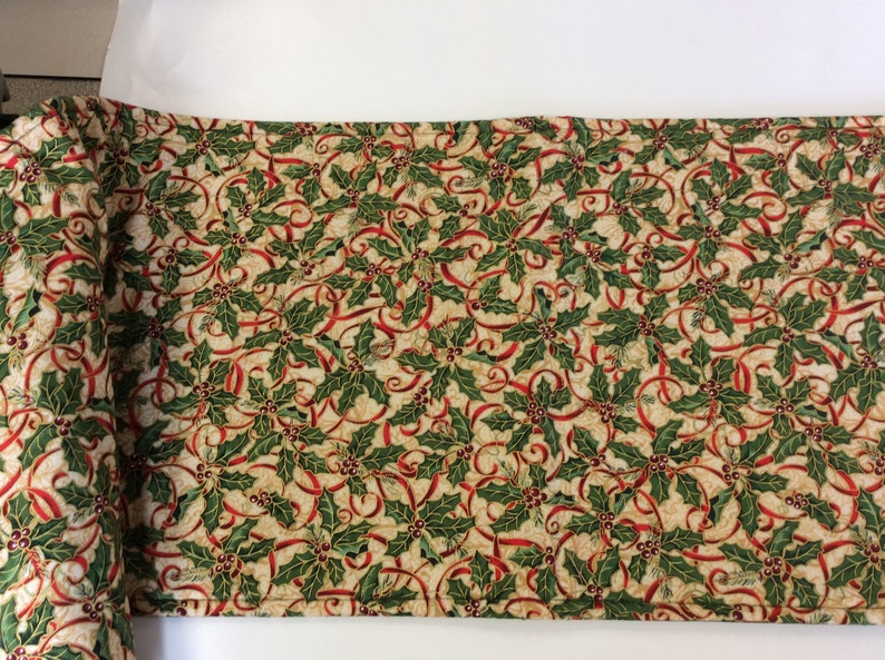 Christmas Tablerunner/ Reversible/42”/57"/72" Long by 12-3/4” Wide/Holly/Green Stripe With Gold bild 5