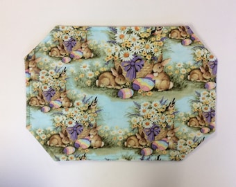 Easter Placemats/Set of 4 OR 6/Reversible/Bunnies And Daisies/Pink Daisies