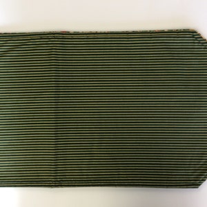 Christmas Tablerunner/ Reversible/42”/57"/72" Long by 12-3/4” Wide/Holly/Green Stripe With Gold bild 3