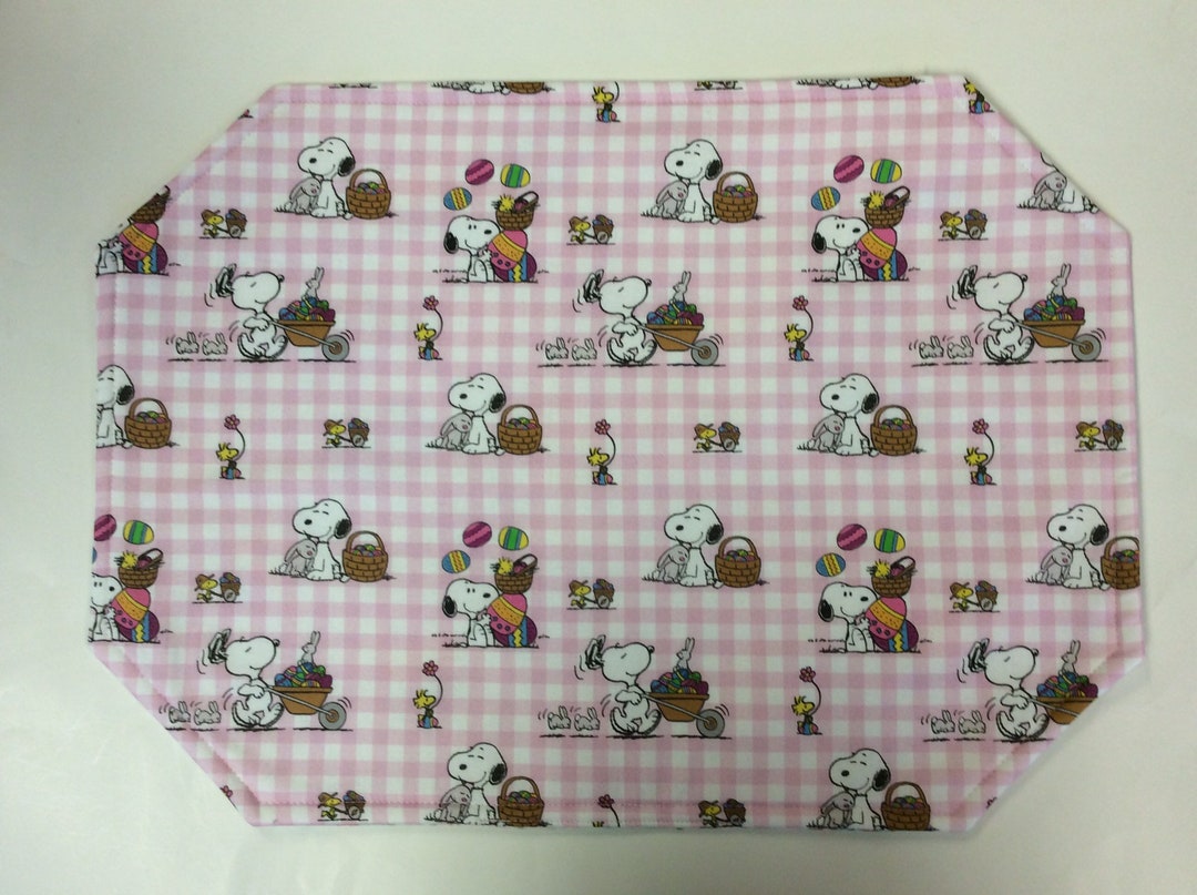 Easter/peanuts/snoopy/placemats/set of 4 or 6/reversible/pink Gingham