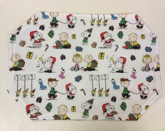 Snoopy/Peanuts Placemats/Christmas/Reversible/Tea Mats/Table Placemats/Set of 4 or 6/Merry Christmas Snoopy