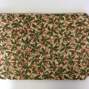 Christmas Tablerunner/ Reversible/42”/57"/72" Long by 12-3/4” Wide/Holly/Green Stripe With Gold bild 2