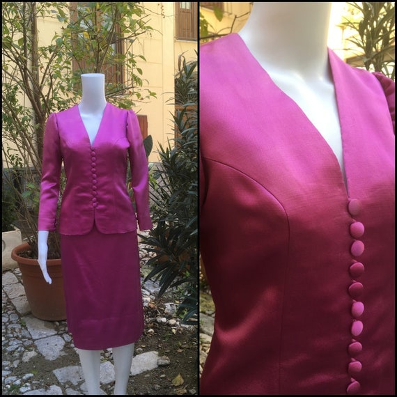 Perfect! Vintage 70s elegant silk pink suit, blaze