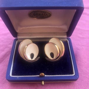 Crown Trifari 60s white enamel clip on earrings