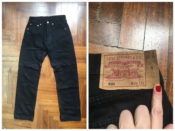 Vintage 90s original black Levi's 501 W26L32