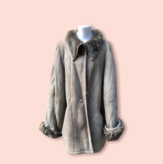 Vintage 80s beige shearling / 80s Sheepskin coat - image 1