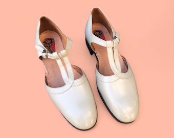 chaussures Mary Jane en cuir blanc crème vintage des années 70