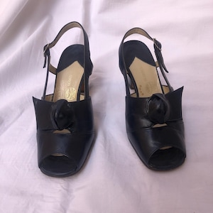 Vintage 70s blue leather sandals size EU 35