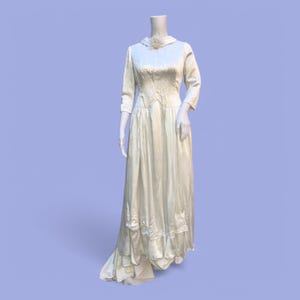Jahrgang 1964 weißes Satin Brautkleid