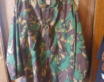 Vintage Unisex Camouflage Jacket with Velcro and Strap in Front