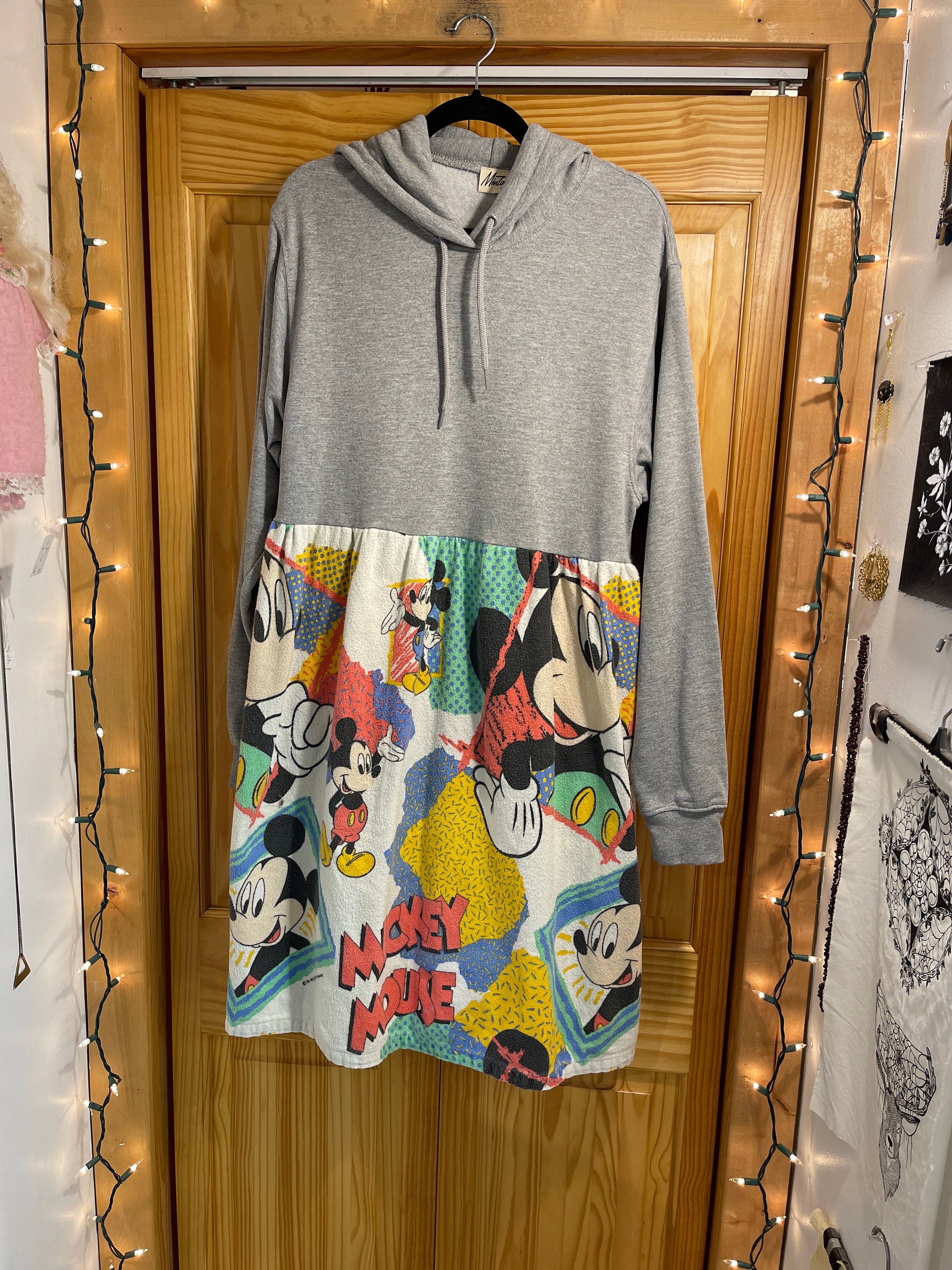disney mickey mouse sweater dress GAP KIDS x (2016) Holiday Knit Youth Size XXL plus red contrast piping down the princess seams and skirt GAP Kids Disney Mickey Mouse