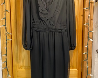 VINTAGE black dress with black lace
