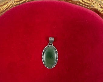 Ciondolo in argento sterling con giada – Gioiello con pietra preziosa ovale