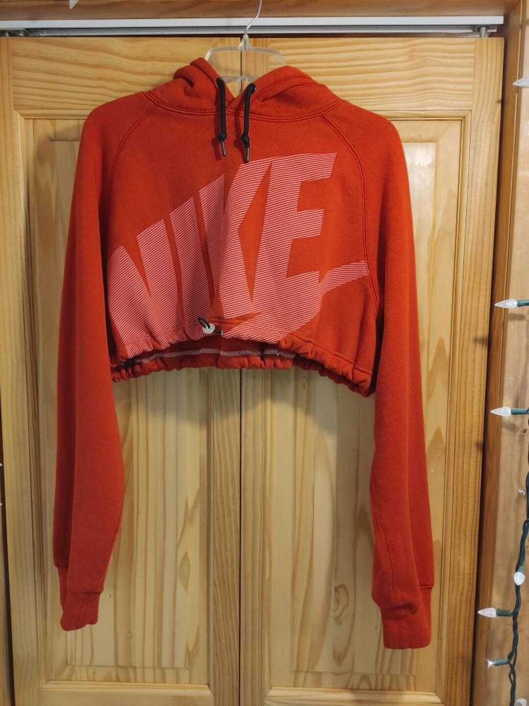 nike red sweater women's