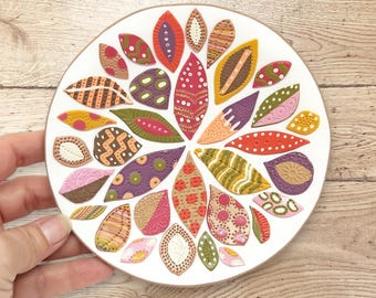 Artisan Polymer Clay Leaf Dish: Textured Decorative Plate
