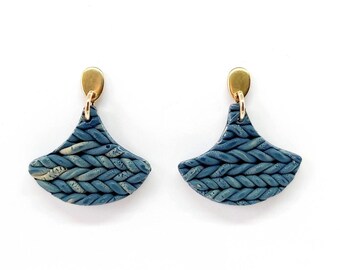 Blue Dunta knit anchor-shaped earrings, handmade with gradient polymer clay, stainless steel, unique dangles, designer jewelry, elegant