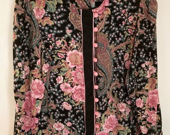 Lady Carol vintage 90s floral button front long sleeved loose blouse.