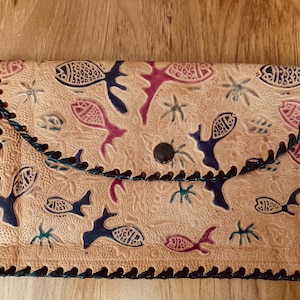 Vintage leather tooled fish pattern brown snap button boho clutch purse
