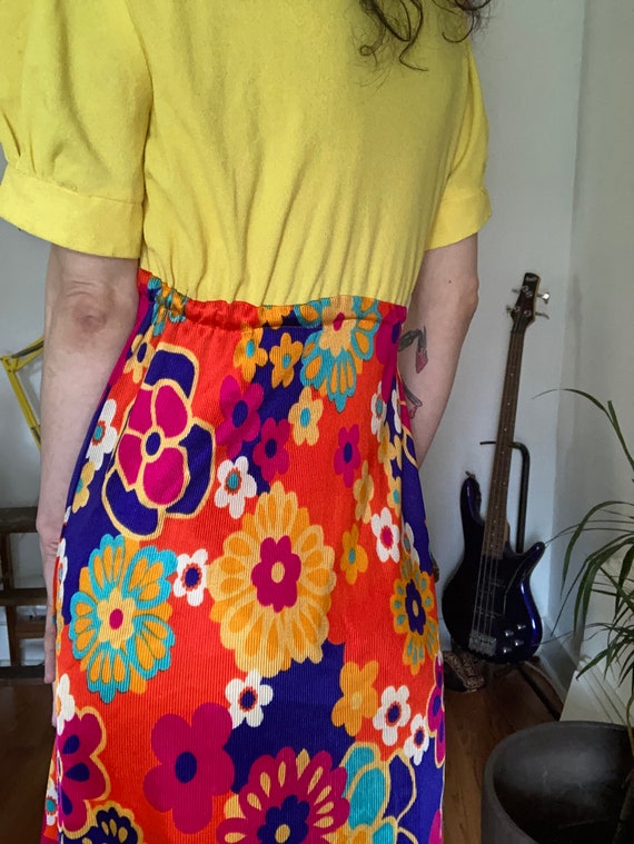 Vintage 60s floral//yellow terrycloth//two piece … - image 4