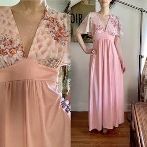 Vintage 70’s pink//Chiffon like floral flutter sleeves//tie zip back//boho maxi dress