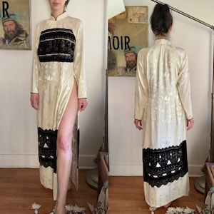 1970’s Vintage Women’s Cheongsam Maxi Velvet Metallic Trim Long sleeved High cut  M slit tunic