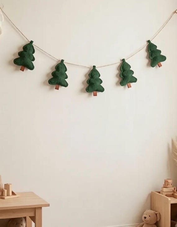 Christmas Tree Garland in Green // Nursery Decor // Simple Nursery Decor // Tree Banner // Felt Banner // Felt Garland / Holiday