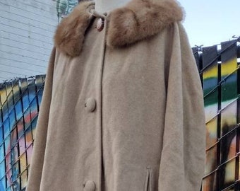 1940s camel overcoat faux fur collar by, Capwell's California Long jacket warm heavy winter coat buttons up soft vintage  trench coat