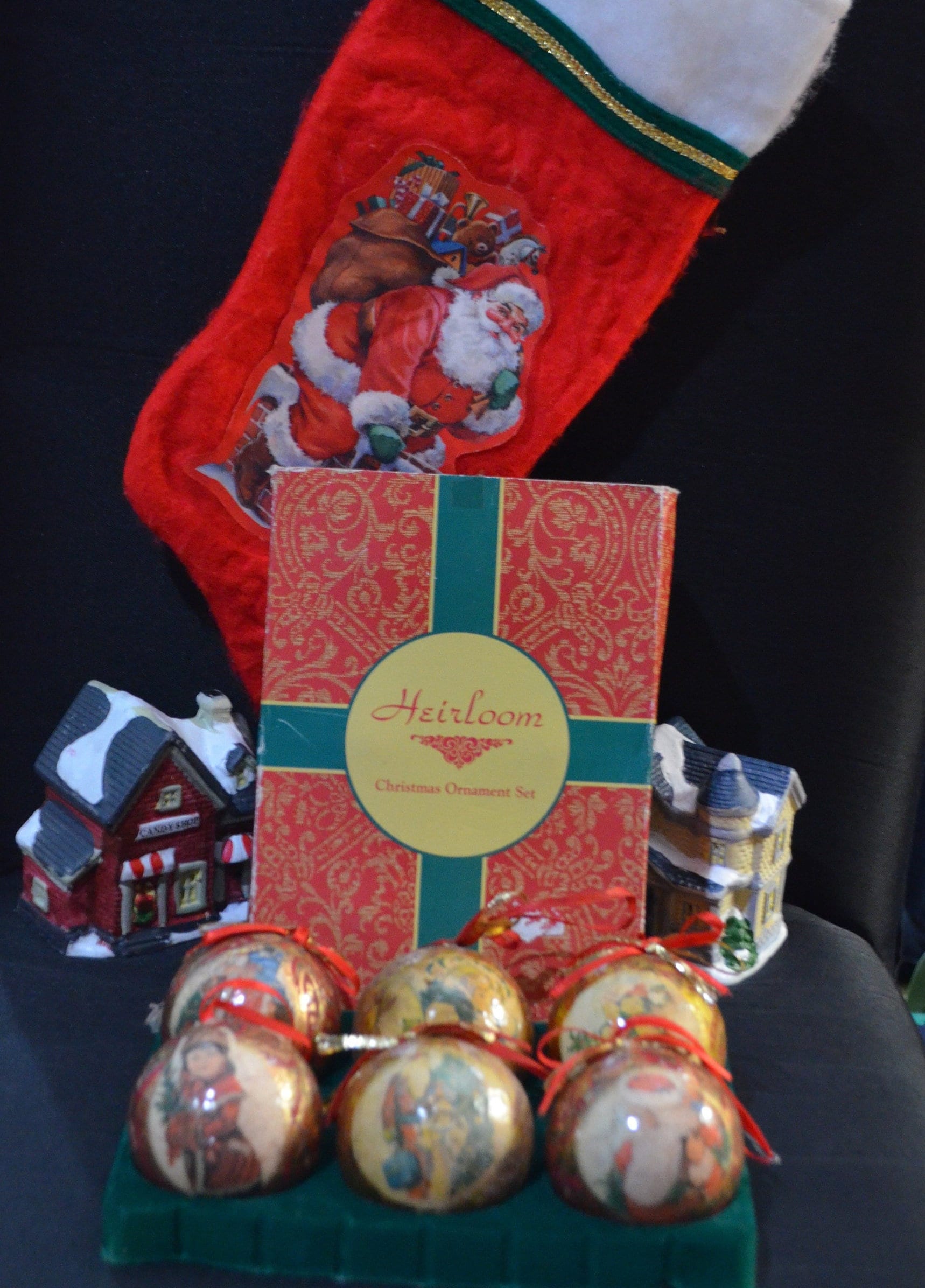 Heirloom christmas ornament set Clearance