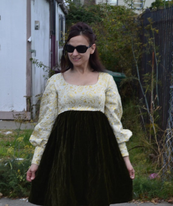 Renaissance Dress with Puffy Sleeves