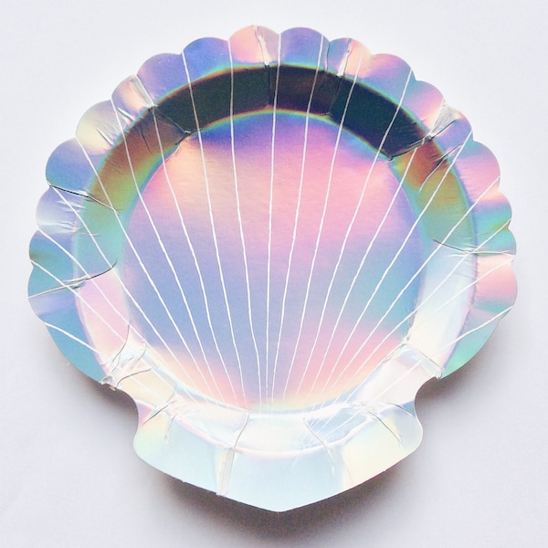 Shimmering Shell shaped paper party plates