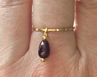 France Vintage Design GARNET GOLD PLATED Original Ring - Beautiful Design - Genuine Garnet - Gold Plated - Vintage from France