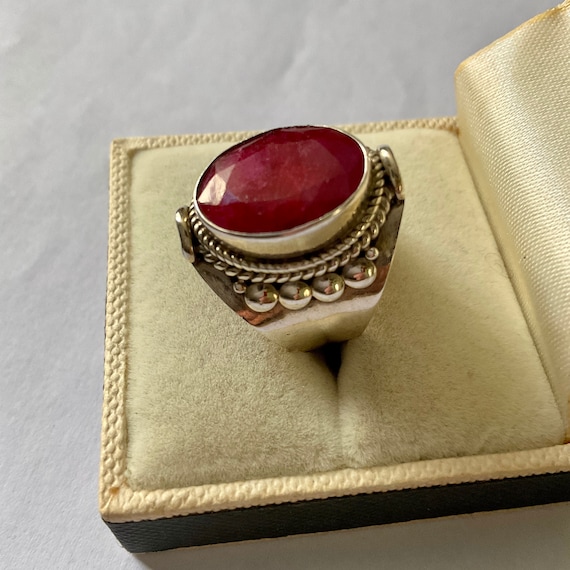 GENUINE RUBY Sterling Large Vintage Ring - Genuin… - image 4