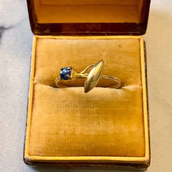 1900 Antik GENUINE SAPPHIRE GOLD Plated  Ring -  Victorian Design - Genuine Sapphire - Gold Plated  -  Antik from France - Size 5 3/4