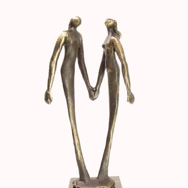 statues bronze de 2 femmes main a main hauteur 22 cm