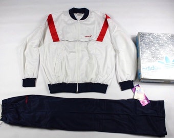 80er Jahre neue Adidas Full Zip Spell Out Trefoil Run DMC Track Jacke weiß Herren klein, Vintage Adidas Spell Out Jacke, Vintage Run DMC Jacke 80er Jahre neue Adidas Full Zip Spell Out Trefoil Run DMC Track Jacke weiß Herren klein, Vintage Adidas Spell Out Jacke, Vintage Run DMC Jacke