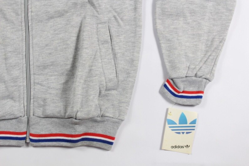 80er Jahre neue Adidas Full Zip Spell Out Trefoil Run DMC Track Jacke weiß Herren klein, Vintage Adidas Spell Out Jacke, Vintage Run DMC Jacke 80er Jahre neue Adidas Full Zip Spell Out Trefoil Run DMC Track Jacke weiß Herren klein, Vintage Adidas Spell Out Jacke, Vintage Run DMC Jacke