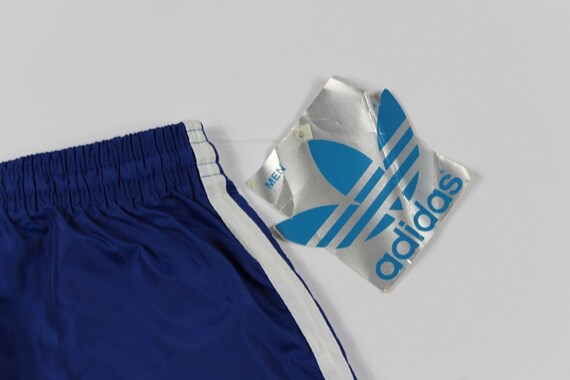 80er Jahre Deadstock ADIDAS buchstabieren Klee Nylon Fußball Fußball Shorts Mens klein rot, Vintage 80er Jahre Adidas Shorts, Adidas Fußball Shorts, 80er Jahre Deadstock ADIDAS buchstabieren Klee Nylon Fußball Fußball Shorts Mens klein rot, Vintage 80er Jahre Adidas Shorts, Adidas Fußball Shorts,