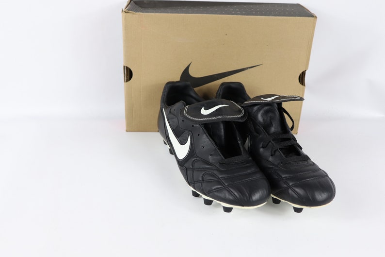 nike leather soccer shoes