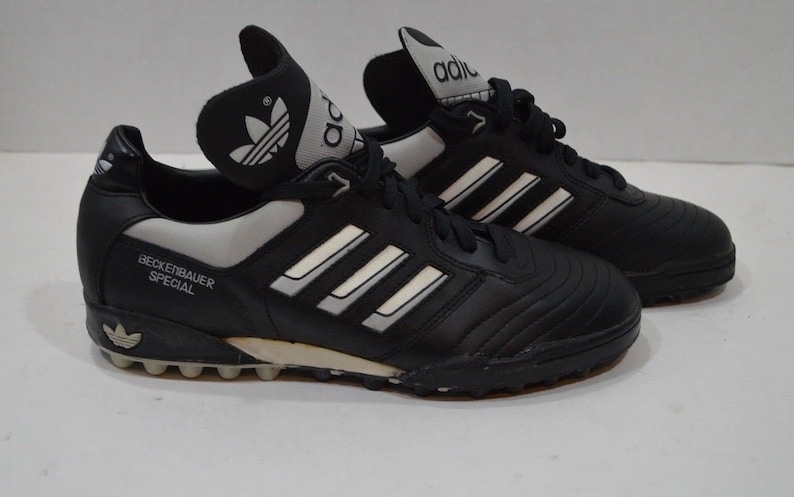 SELTENE 80'ER ADIDAS SneakerTurnschuheSchuhe *SAMBA* Gr:40 23 gut eingetragen SELTENE 80'ER ADIDAS SneakerTurnschuheSchuhe *SAMBA* Gr:40 23 gut eingetragen