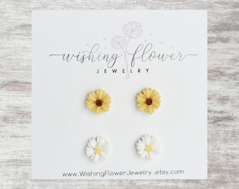 Petits clous d'oreilles tournesol et marguerite / Boucles d'oreilles hypoallergéniques chirurgicales tournesol en acier inoxydable / Lot de 2 clous d'oreilles