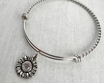 Sunflower Charm Bangle / Sunflower Lover Gift / Gifts Under 20 / Sunflower Jewelry / Gift for Friend