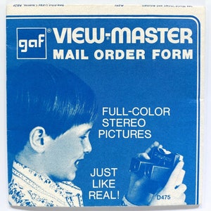 Könnte beinhalten: Blauer View-Master-Bestellschein mit einem Kind, das einen View-Master-Betrachter betrachtet. Der Schein enthält den Text "FULL-COLOR STEREO PICTURES" und "JUST LIKE REAL!". Das GAF-Logo ist zu sehen.