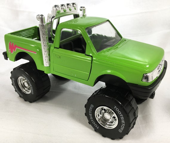Tootsietoy 1995 Ford Ranger Splash Monster Pickup Truck Toy Diecast Green