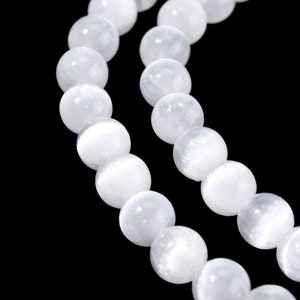 10 perles de 8 mm en Sélénite image 1